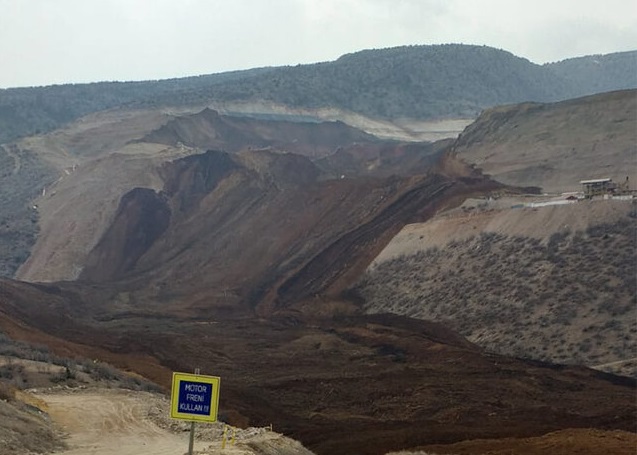 🎥 ویدئو/ ریزش معدن در شرق ترکیه و احتمال گرفتار شدن چندین کارگر