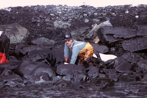 نشت نفت از کشتی نفتکش اکسون والدز