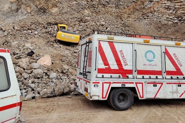 مرگ یک راننده بیل مکانیکی در معدن سنگ وآهک «کرماک» رودبار