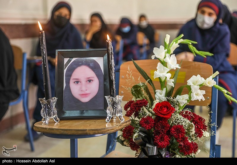 یادبود ملیکا صالح‌آبادی در محل تحصیلش