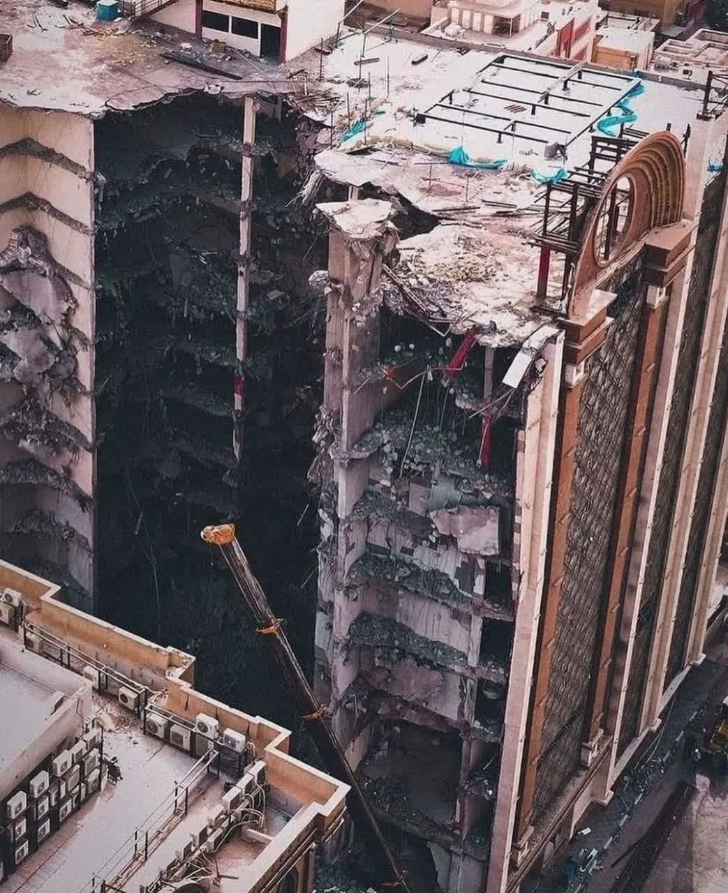 ریزش ساختمان متروپل در آبادان