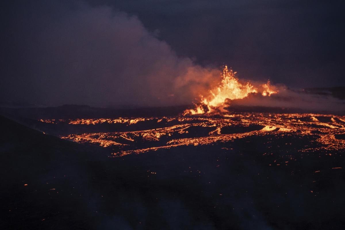 🎥ویدئو/ تخلیه ۴ هزار نفر در حوالی آتشفشان ایسلند