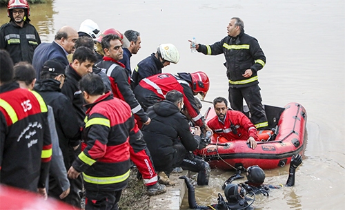 ماجرای آن ۵ نفر |‌ روایت‌هایی از تیم غواصی آتش‌نشانی مشهد که  در  سیلاب اخیر شهر به یاری شهروندان آمدند