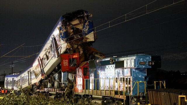 🎥 ویدئو/برخورد مرگبار ۲ قطار در شیلی؛ بازداشت یک راننده قطار و یک اپراتور راه‌آهن