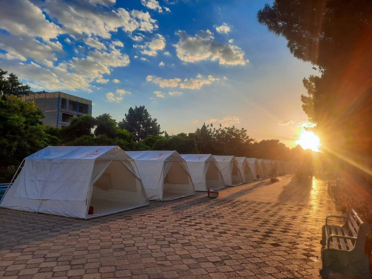 🎥 راه اندازی اردوگاه های اسکان اضطراری برای زلزله زدگان کاشمر