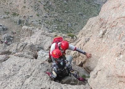 نجات سه کوهنورد گرفتار شده در ارتفاعات اشترانکوه