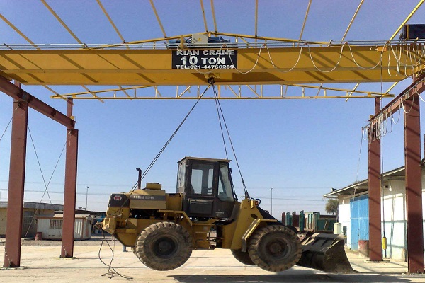 🎧 اول ایمنی – بررسی حادثه سقوط بار از جرثقیل در شرکت مجری پروژه های راه سازی و معدنی