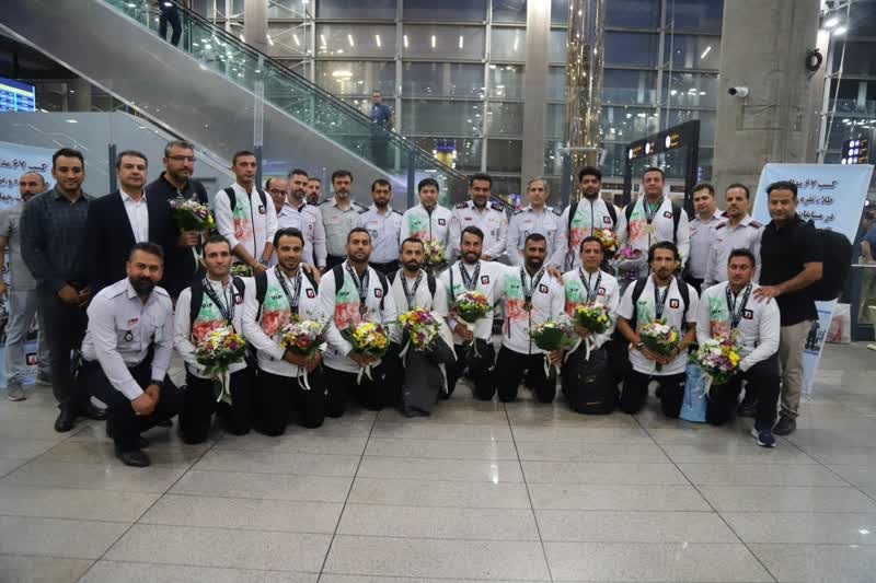 استقبال دکتر محمدی از مدال آوران مسابقات ورزشی آتش نشانان جهان ۲۰۲۴