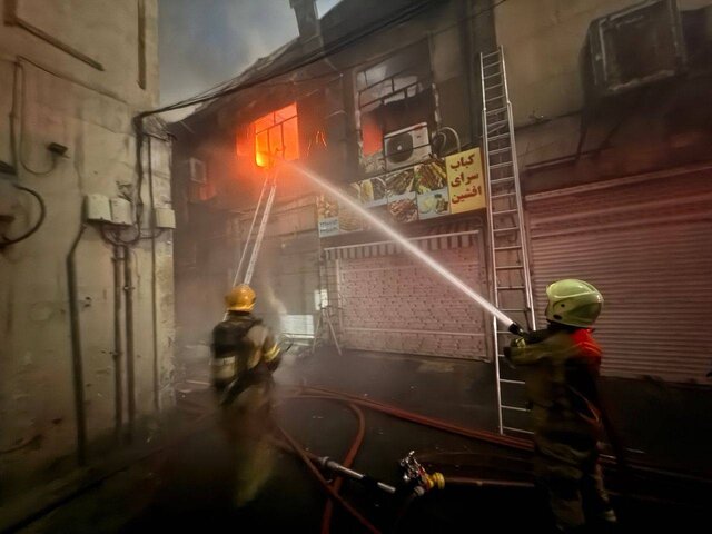 مصدومیت ۵ نفر در حریق اتوبان بعثت