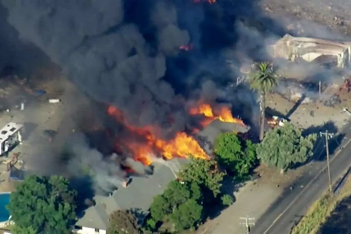 انفجار در یک انبار مواد آتش‌بازی در کالیفرنیا