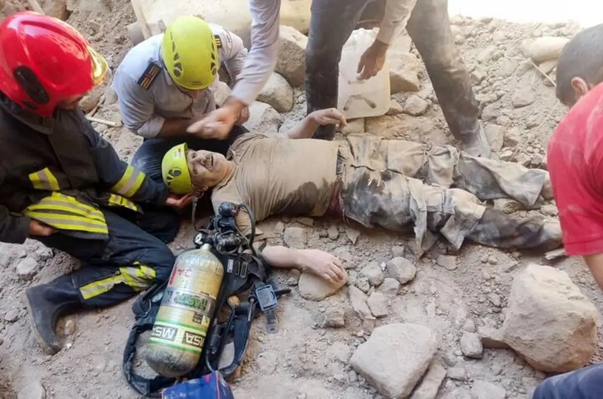 مصدومیت یک کارگر بر اثر ریزش آوار در تبریز