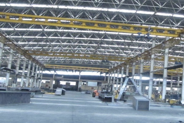 درس آموزی از حوادث – انجام عمل ناایمن موجب سقوط از ارتفاع و مرگ مسئول برق  گردید