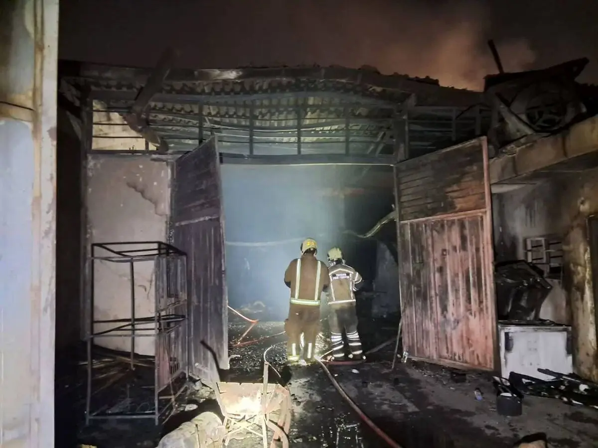 مصدومیت دو کارگر و یک آتش‌نشان بر اثر انفجار سیلندرهای گاز مایع