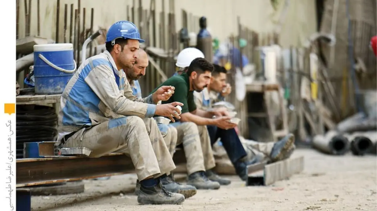کارگران و بازنشستگان شرایط دشواری دارند، به داد آن‌ها برسید!