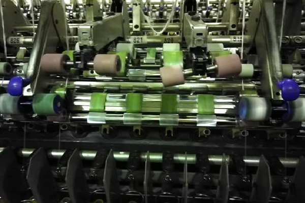 درس آموزی از حوادث – فوت در اثر خفگی ناشی از درگیری قسمتی از البسه و برخورد گردن اپراتور با سیلندر دستگاه رینگ خط ریسندگی نساجی