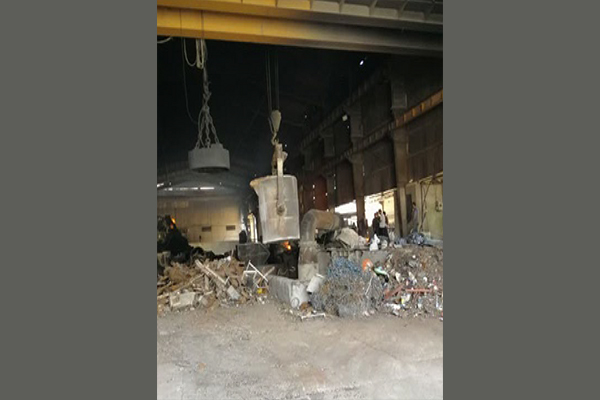 درس آموزی از حوادث – پاشش مذاب پاتیل و سوختگی دو نفر